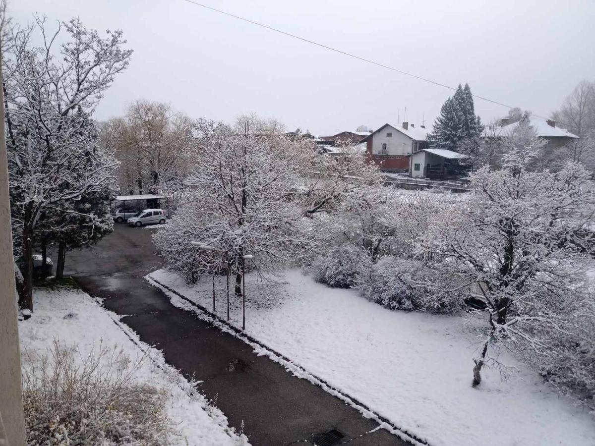 Хотел Оренда Dupniza Exterior foto